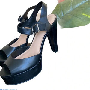 Le Chateau platform Sandals heels  10